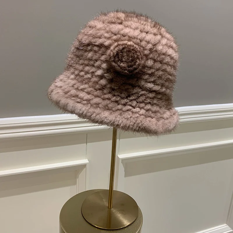 Зимна топла дебела женска кожа шапка от плетеного чернильного кожа луксозна кожа шапка с хубав флорална декорация стилна кожа рибарска шапка